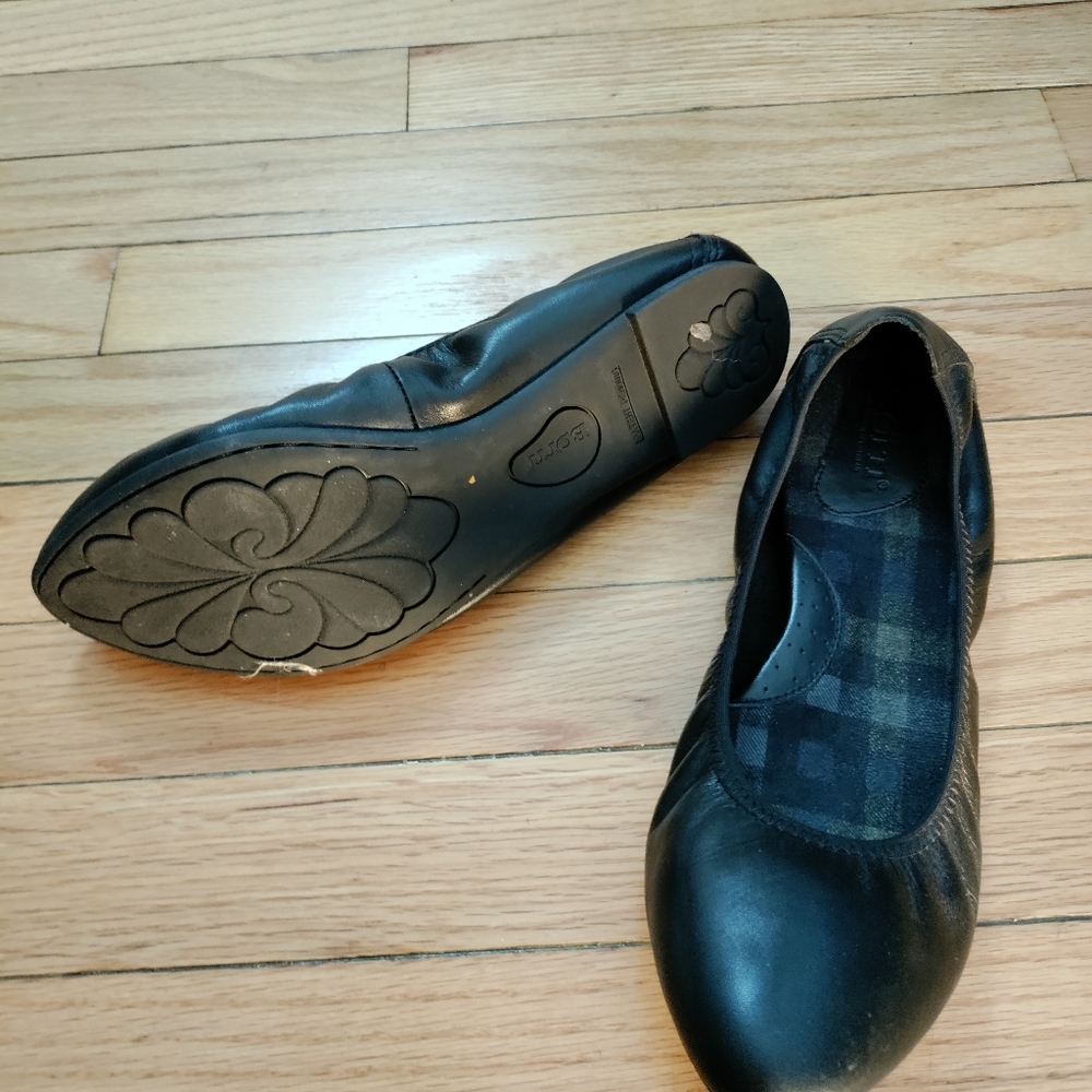 Shoes - Picture 3 of 4